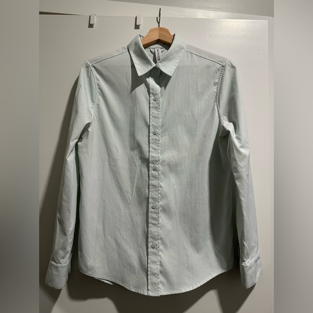 Athleta Women’s Mint Green Button Down Shirt